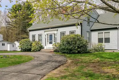 Image de Spacious 5 Br Condo – Ten minutes to the beaches