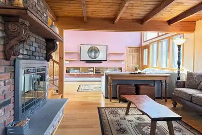 Image de TangleWood Ski Chalet- Hot tub, Spacious, Near Resort