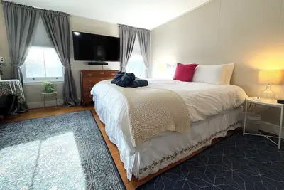 Image de Fabulous 3-bedroom apartment in vibrant Burlington