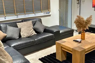 Image de 2 Bed 2 Bath Luxe Apartment in Hampton in Arden