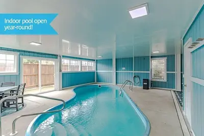 Image de Centrally-located oceanside home w/ indoor pool by Sun Realty
