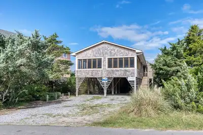 Image de Pet-friendly oceanside home just 200' from the beach!