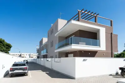 Image de Eleven House by BarbarHouse