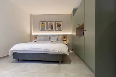 Image de 2 Independent Apts with Yard near the City's Heart