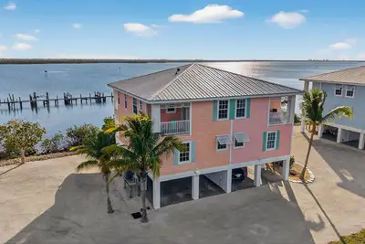 Image de Luxury Oceanfront Island Oasis - Fish, Kayak, Paddleboard - Old Forida Charm
