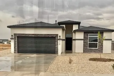 Image de Experience luxury at \"A&B Oasis in the Desert, \" an exceptional 3-bed, 2-bath