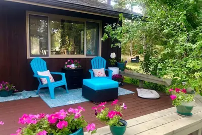 Image de Lakeview Cottage: 3br Home with Patio Near Flathead Lake & Glacier Np
