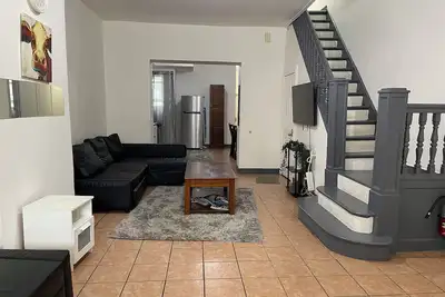 Image de He, spacious 5 bedrooms 3 bathrooms  house