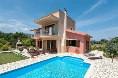 Image de Villa Nafiska | 3-Bedroom Private Pool Villa with Garden View