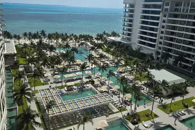 Image de 5 Diamond Resort in Cancun Mexico sleeps 4+ people 1 Bedroom 2 Bathroom