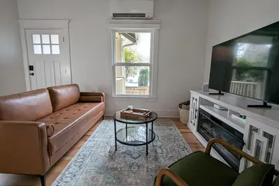 Image de New Cozy Craftsman By University of Washington, Arboretum, Swedish, Seattle U