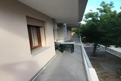 Image de Appartement rénové près de l'avenue principale
