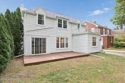 Image de Ottawa Hills 3/2 with Chef's Kitchen, King bd, N64