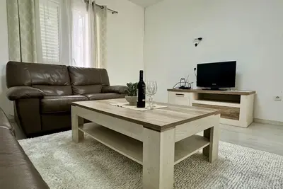 Image de 3-bedroom apartment in pleasant Tivat with air conditioning