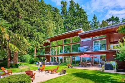 Image de Oceanfront Oasis, HotTub, Walk to Beach