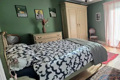 Image de Apartment in historic mansion, nestled in the quiet, with large spaces and garden