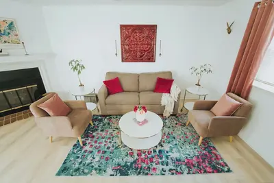 Image de 7 Mins to Uva Grounds, Peaceful 3br House