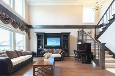 Large & Quiet Main House