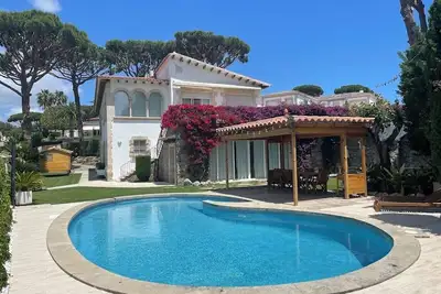 Image de 3-bedroom townhome in enchanting S'Agaró with Ac comfort