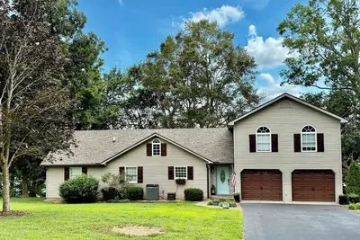 Image de Lakehouse with dock close to Mammoth Cave and Wku