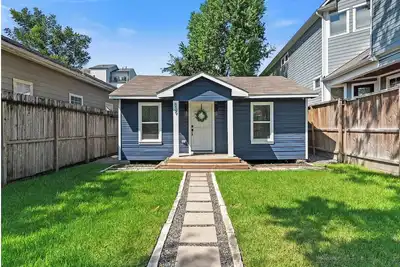 Image de Renovated 1920s Bungalow! Walk to Shops & Food. Pet-Friendly. 20min to Wc.