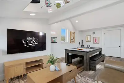 Image de Family Escape Near Aus | Games, Pool, Ev Charger