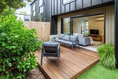 Image de Central City House with Garage | Walk to Stadium