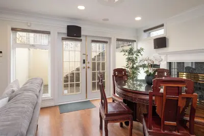 Image de Comfort 2-Br Suite in Arbutus – Private Entrance