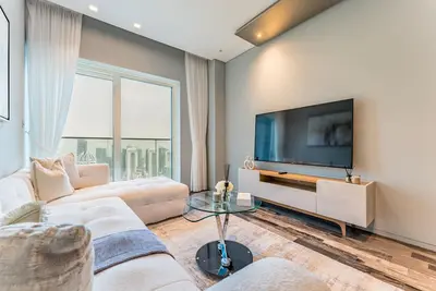 Image de Balcony Overlooking the Marina 3br, Near the Beach, Minutes Walk to the Tram