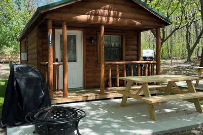 Image de Sister Lakes of Michigan Glamping Cabin #4