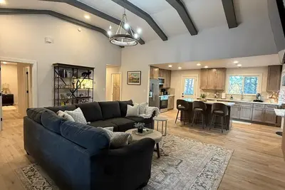 Image de Downtown Dream 4bed 3 Bath home with high end finishes in beautiful Flagstaff.