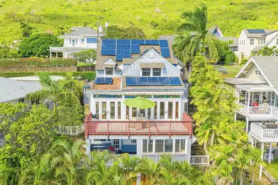 Image de Hale Malino Home with Fireworks & Diamond Head Views near Uh