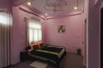 Image de Mystic Paradise-Safe Serene home away from home near Historic Amer. Pet friendly