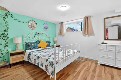 Image de King Bed 1br Plus Den Near Nickel Beach and Marina