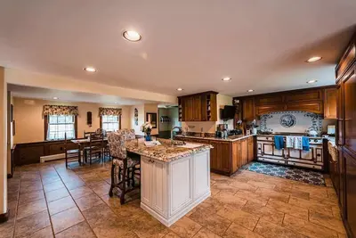 Image de Warm Riverside Kingfield Ranch