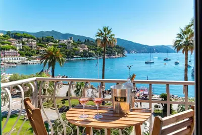 Image de Painted Blue by PortofinoVip [Seaview-2BRs-Balcony].