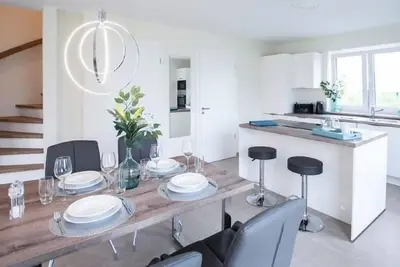 Image de Exclusive Finja vacation home with sauna, garden & open-plan kitchen/living room