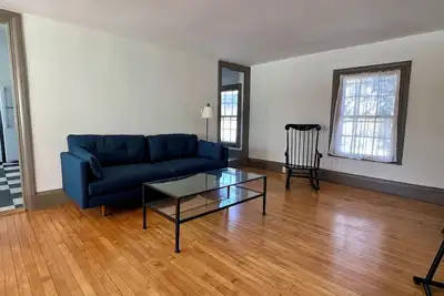 Image de Spacious and bright 3-bedroom in a charming historical building in town Belfast