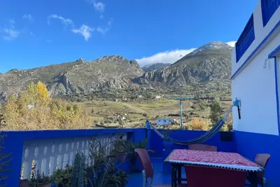 Image de Appartement spacieux avec terrasse- 2 chambres, 5 lits, tout équipé