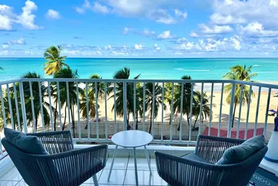 Image de Beachfront 2b/2b Isla Verde  Walk 2 Eat  Parking