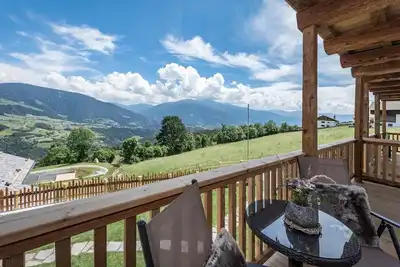 Image de Appartement 'Dilia Panorama' avec vue sur le lac, piscine partagée et Wi-Fi