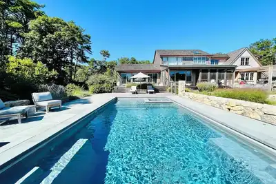 Image de Stunning Compound Steps to Katama Bay, Heated Pool, Dock, Sauna, & More