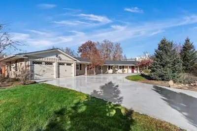 Image de Mid-Century Modern House, Boise Central Rim, Walk/Bike Downtown & Parks