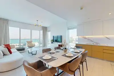 Image de Chic 2 Bedroom l Sea Views l Private Beach Access