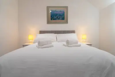 Image de Bright & Stylish 2-Bedroom City Flat Cowley Oxford