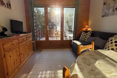 Image de Studio lumineux 2–4 pers | Terrasse ensoleillée | 100m des remontées | Parking