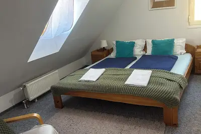 Image de Delightful 1-bedroom apartment for Families in the center of Pécs