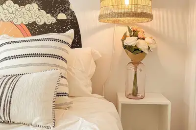 Image de Stylish 2-Bed Condo – Explore Montreal from Beaconsfield