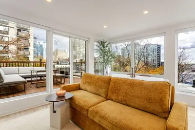 Montréal Downtown Haven | Walk to All Attractions