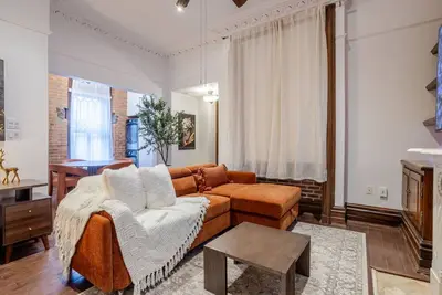 Image de Bright Montréal Loft | Authentic Downtown Escape